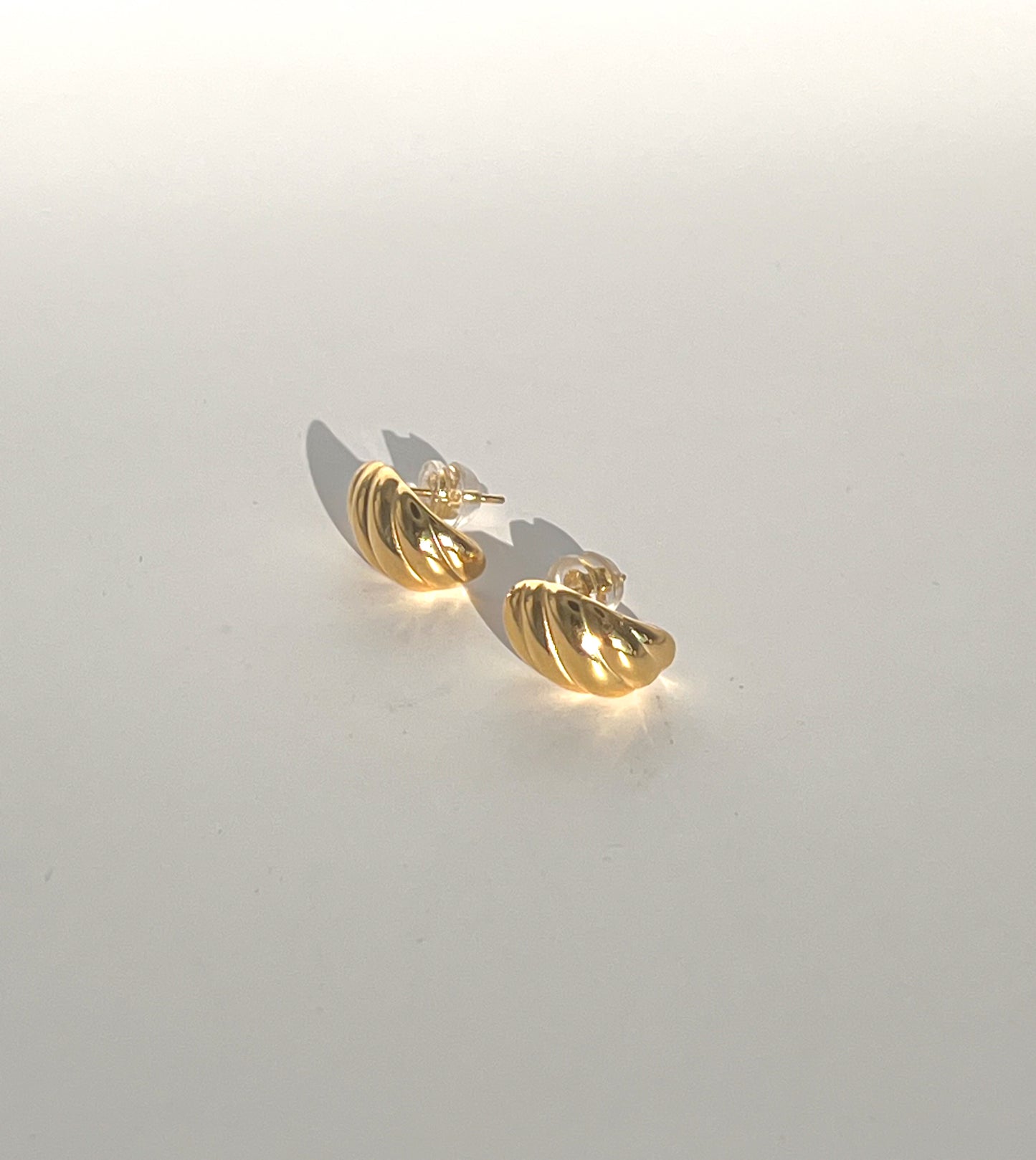 Croissant Stud Earring | 18k Gold Plated